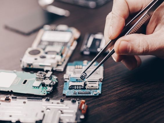 THINGS TO KEEP IN MIND FOR BEGINNERS WHEN REPAIRING SMARTPHONES